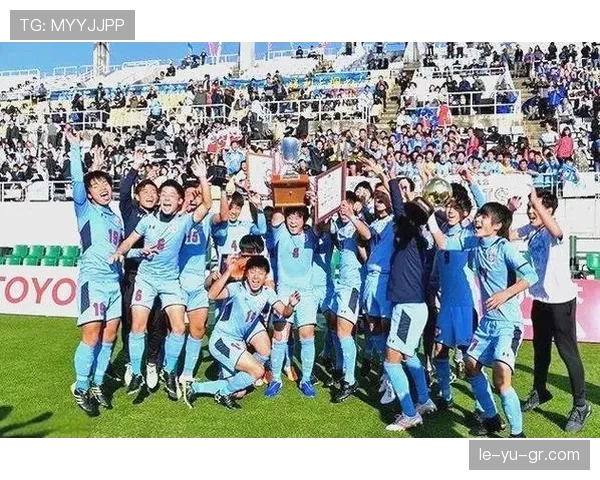 日本队欧洲球员闪耀赛场，新星崛起引领国际足坛关注