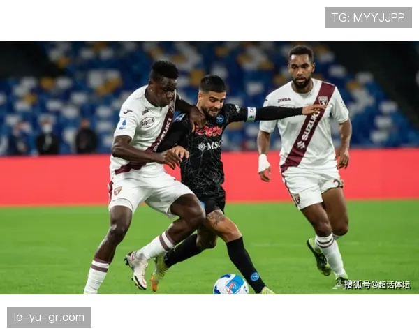 奥斯梅恩状态火热，强势领跑意甲金靴争夺战